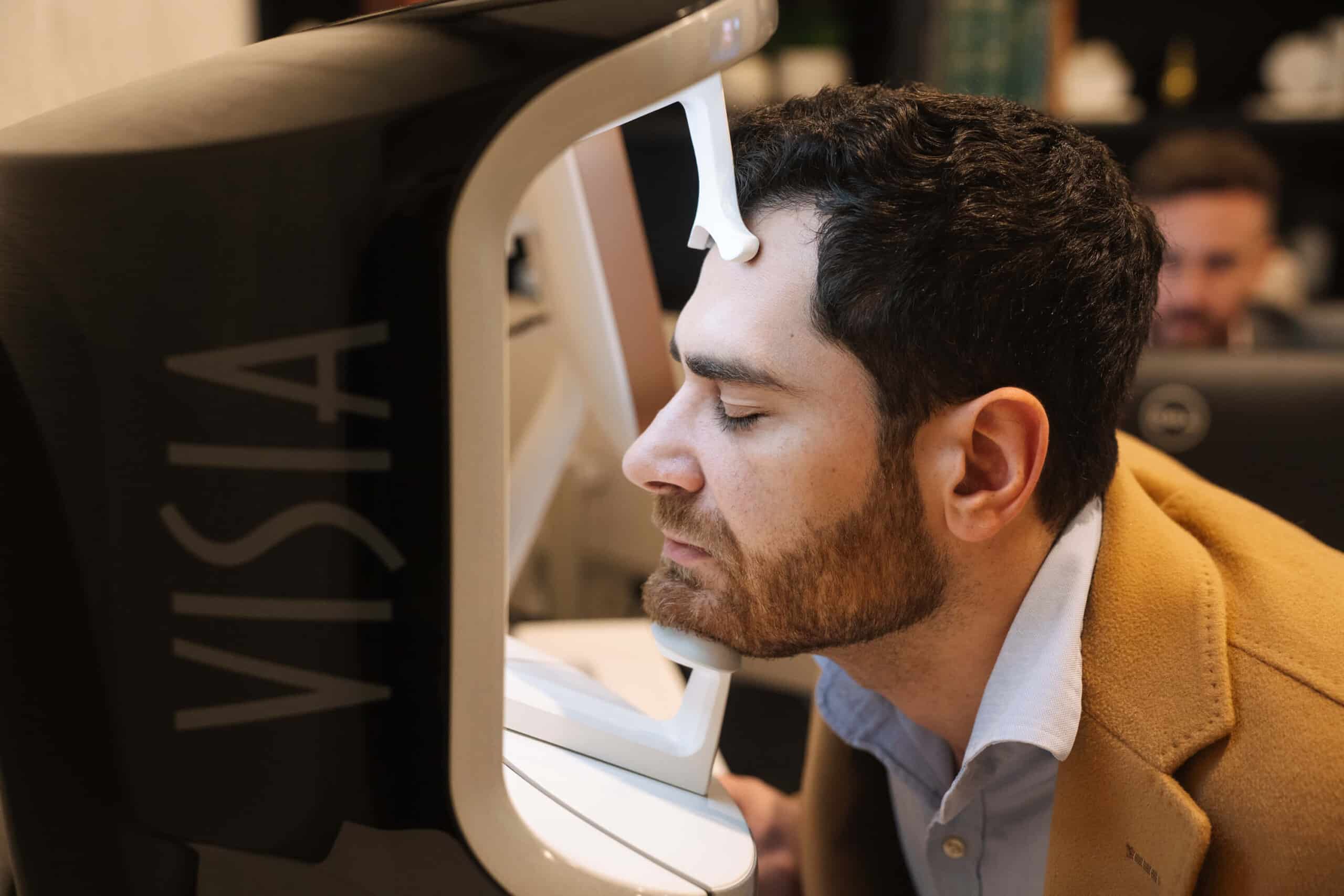 3D Vectra imaging in a cosmetic aesthetic consult at Contour Clinics